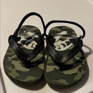 Kids Green Camouflage Flip Flops